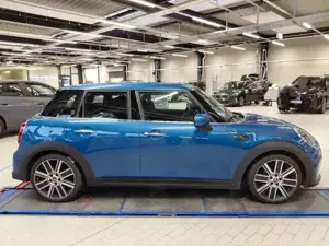 MINI Cooper 5-trg. Mini Yours Trim LRHZ SHZ RFK LED Bild 4