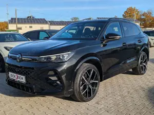 Volkswagen Tiguan 2.0TDI R-Line 4M Pano Black Matrix AHK 20