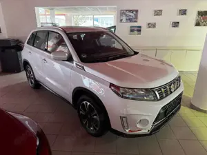 Suzuki Vitara 1.5 Hybrid Comfort+ 4x4/SuzukiGarantie
