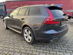 Volvo V60 Cross Country D4 Pro AWD - RADAR+LED+LEDER+NAVI+h/k+AHK Bild 2