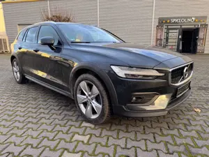Volvo V60 Cross Country D4 Pro AWD - RADAR+LED+LEDER+NAVI+h/k+AHK Bild 4