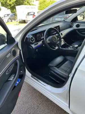 Mercedes-Benz E 220 d 9G-TRONIC Avantgarde Bild 4