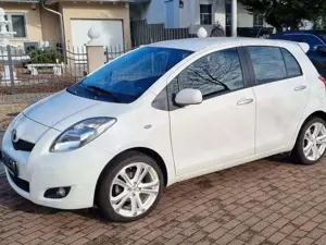 Toyota Yaris Toyota Yaris 1.33 VVT-i aus 1.Hand mit 29.978 KM Bild 4
