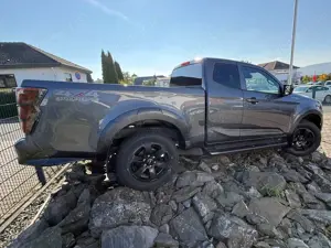 Isuzu D-Max Space Cab 4x4 V-CROSS A/T Bild 5