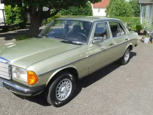 Mercedes-Benz 230 Baureihe 123 E