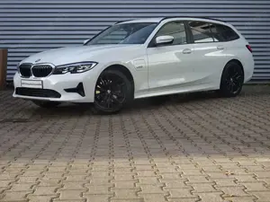BMW 320 e Tour. Advantage LivePro Sportsitze 18LM SH