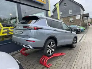 Mitsubishi Outlander 2.4L PHEV Intro Edition Bild 3