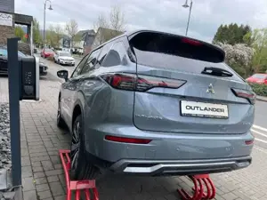 Mitsubishi Outlander 2.4L PHEV Intro Edition Bild 4