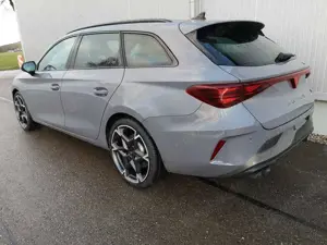 CUPRA Leon Kombi 2.0TSI DSG 4x4 ABT AHK GV5 LED el. Hk Pano N Bild 2