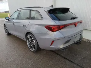 CUPRA Leon Kombi 2.0TSI DSG 4x4 ABT AHK GV5 LED el. Hk Pano N Bild 3