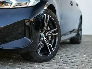 BMW 330 d xDrive M-Sport Touring AHK PANO ACC AdLED KoZg Bild 3