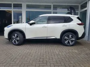 Nissan X-Trail 1.5 VC-T Xtronic Tekna 7-S Premium-Leder ..vor Ort Bild 2