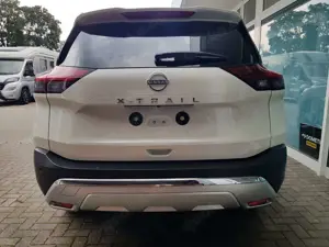 Nissan X-Trail 1.5 VC-T Xtronic Tekna 7-S Premium-Leder ..vor Ort Bild 4