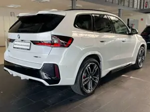 BMW X1 18i sDr M Sport Pro AHK/Pano/Komf.Zg/360°/HUD/19" Bild 4