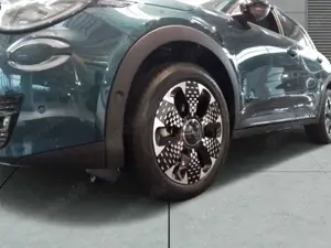 Fiat 600 hybrid La Prima Navi Kamera LED el. Heckklappe Kli Bild 4