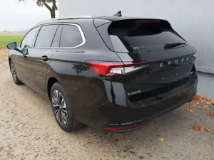 Skoda Superb 2.0 TDI DSG 4x4 Selection Standh Sound AHK 360 Hea Bild 2