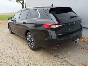 Skoda Superb 2.0 TDI DSG 4x4 Selection Standh Sound AHK 360 Hea Bild 3