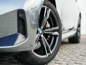 BMW 330 d xDrive Tour M-Sport AHK PANO HiFi KoZg 360° Bild 4