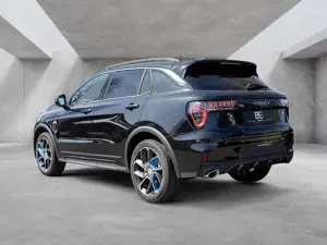 Lynk  Co 01 PHEV Lenkradheizung AHK Bild 3