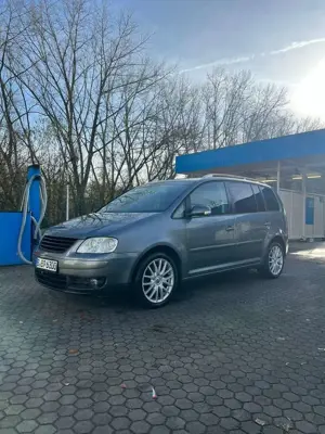 Volkswagen Touran 2.0 TDI Highline