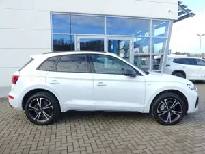 Audi Q5 40 2.0 TDI quattro S-tronic S line *AHK*LED*Navi* Bild 2