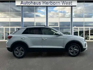 Volkswagen T-Roc 1.5 TSI Life DSG SHZ LED Assistenzpaket RFK Notrad Bild 5