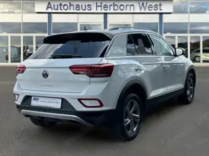 Volkswagen T-Roc 1.5 TSI Life DSG SHZ LED Assistenzpaket RFK Notrad Bild 3