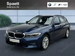 BMW 330 e xDrive Touring Head-Up Laser Pano