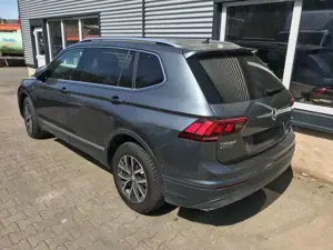Volkswagen Tiguan Allspace 2.0 TDI Allspace AT 7-Sitzer VOLL 1.Hd Pano Leder Bild 2