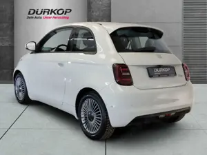 Fiat 500e Navi CarPlay DAB Keyless Kamera Tempomat Sitzheizu Bild 3