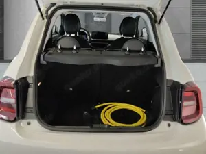 Fiat 500e Navi CarPlay DAB Keyless Kamera Tempomat Sitzheizu Bild 5
