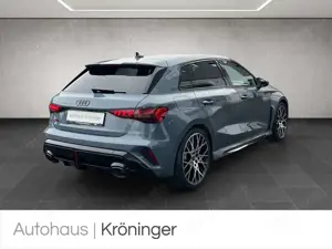 Audi RS3 RS 3 Sportback 2.5 quattro 400 PS HUD Pano Sonos Bild 2