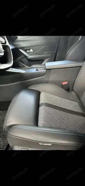 Peugeot 408 PureTech 130 EAT8 Allure Pack Bild 2