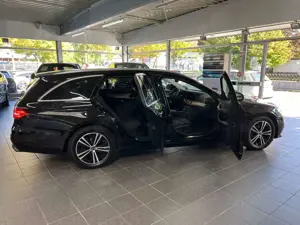 Mercedes-Benz E 220 d T 4M Park+Spiegel+Garmin+Wide+SH