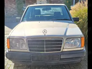Mercedes-Benz 260 260E W124