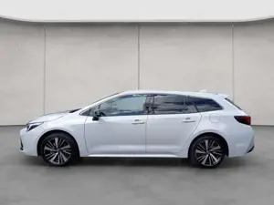 Toyota Corolla 2.0 Hybrid Touring Sports Teamplayer mit T Bild 2