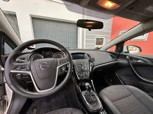 Opel Astra GTC 1.4 Turbo Bild 3