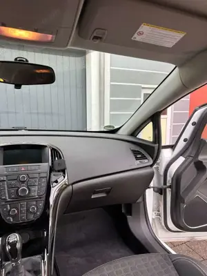 Opel Astra GTC 1.4 Turbo Bild 5