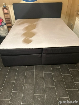 verkaufe hier ein Boxspring Bett alles zusammen