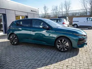 Peugeot 308 1.2 Hybrid 145 Allure Bild 3