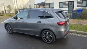 Mercedes-Benz B 250 B-Klasse Plug-In-Hybrid e 8G-DCT Bild 2
