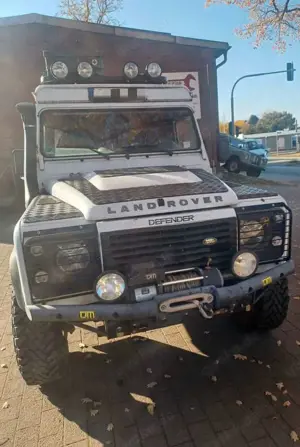 Land Rover Defender 110 S Expeditionwohnmobil Bild 4