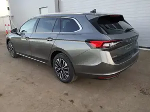 Skoda Superb Combi 2.0 TDI 142kW 4x4 Selection DSG Standh So... Bild 2