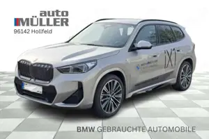 BMW iX1 xDrive30 M Sportpaket, AHK, Kamera, SHZ, LED