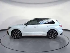 Volkswagen Touareg R-Line 3,0 l V6 TDI SCR 4MOTION   8-Gang Bild 2