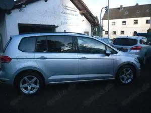 Volkswagen Touran Trendline BMT 7 Sitze Navi Klimaautomatik