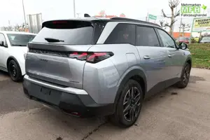 Peugeot 5008 GT Hybrid Pano KomfortP AHK 360° TotW ACC 107 k... Bild 2