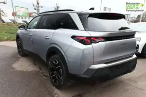 Peugeot 5008 GT Hybrid Pano KomfortP AHK 360° TotW ACC 107 k... Bild 3