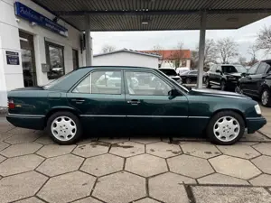 Mercedes-Benz E 280 Limousine/Automatik/Klima/H Kennzeichen Bild 2