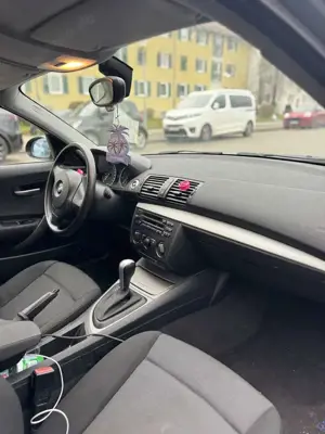 BMW 118 118i Aut. Bild 5